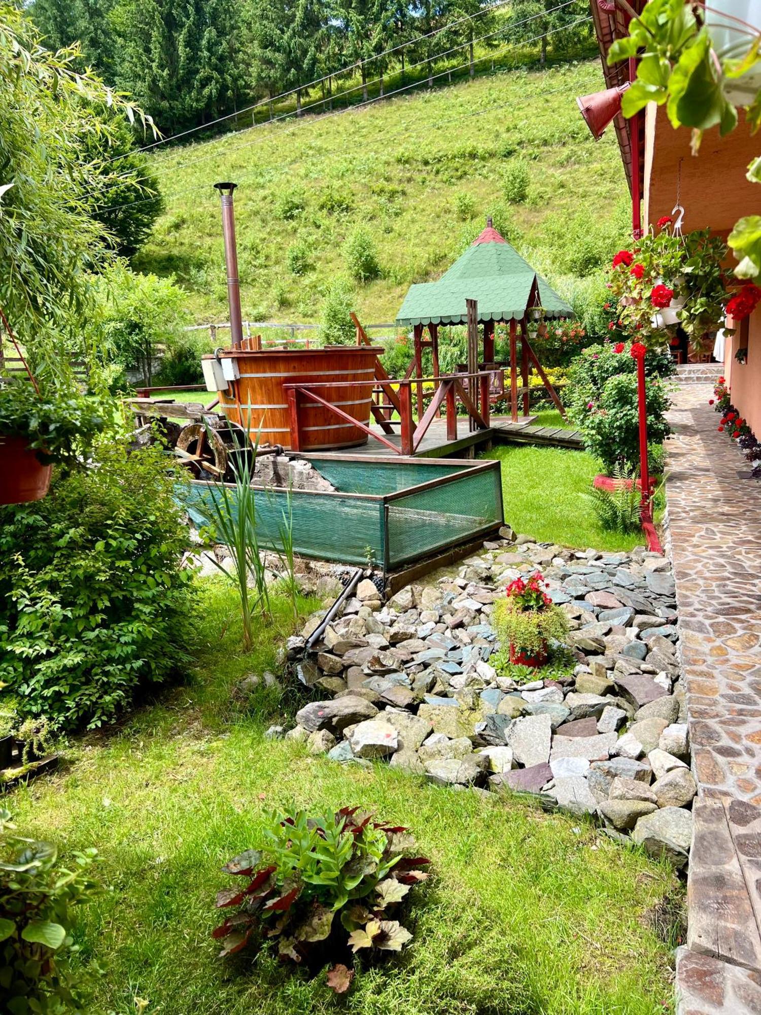 Casa Dobra Hotel Arieşeni Exterior foto